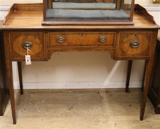 A George III mahogany washstand W.107cm